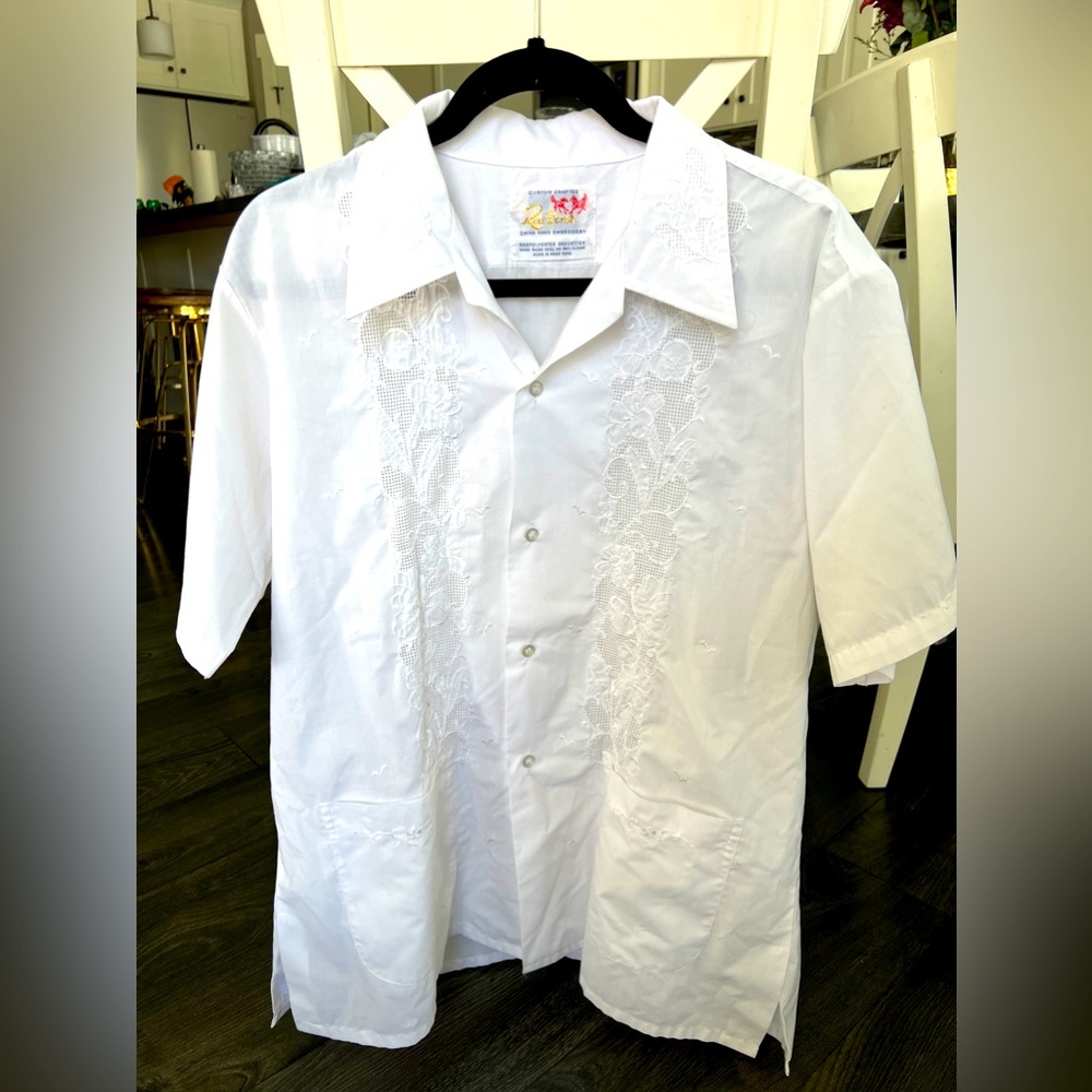 Red Horse China Hand Embroidered Camp - Beach - Cigar button up Shirt. Vintage